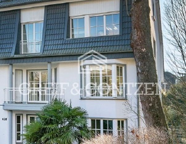 WOHNTRAUM IN KÖLN-MARIENBURG: Großzügige, moderne Wohnung mit Sonnenterrasse - Foto 1
