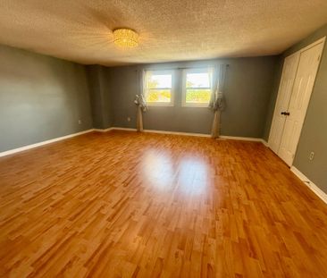 For Lease - 23 Wallace Drive, Barrie, Ontario - Photo 3