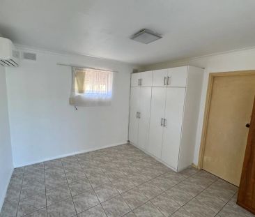 Generous Family Home In Quiet Location - Photo 4