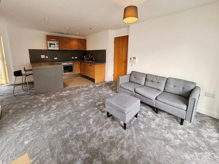 2 bedroom flat to rent - Photo 2