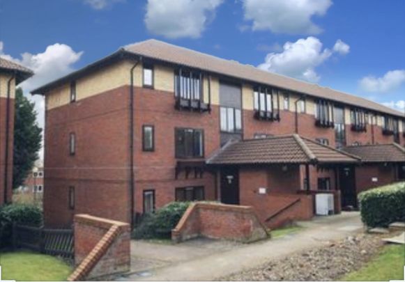 Peartree Bridge, Milton Keynes - 1 bed apartment - Photo 1