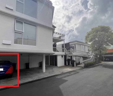 One street away from Mission Bay beach and cafes! - Photo 1