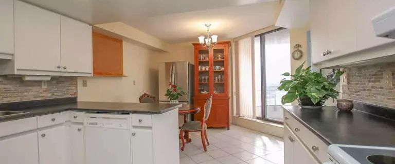 Top Of The Line Plaza 900 Suite! | 900 Wilson Road North, Oshawa - Photo 1