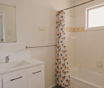 CONVENIENTLY LOCATED 2 BEDROOM DUPLEX - Photo 4