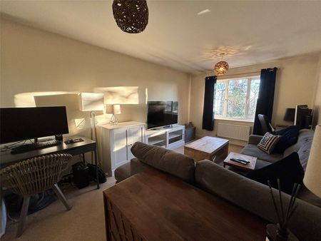 Centrifuge Way, Farnborough, GU14 - Photo 2