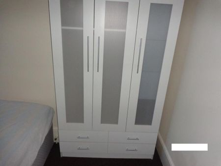 6 bedroom terraced house to rent - Photo 2