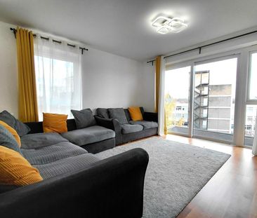 Aquarius Court, Edgware, London - Photo 1