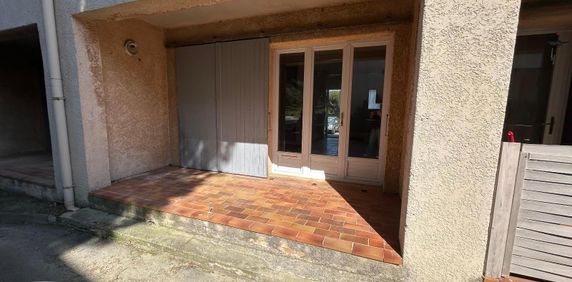 Location Appartement 1 pièce 26m² CHATEAUNEUF LES MARTIGUES 13220 - Photo 2