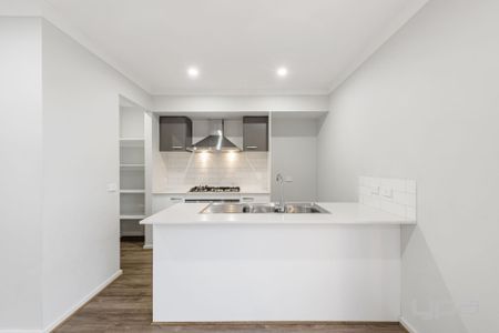 PRIME LOCATION - Photo 5