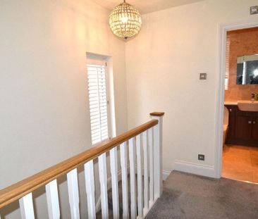 3 bedroom end of terrace house to rent - Photo 1