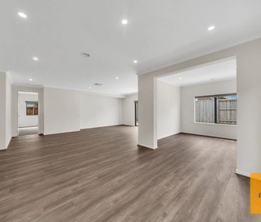 35 Farrier Boulevard, Fraser Rise, Vic 3336 - Photo 2