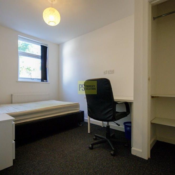 5 bedroom terraced house to rent - Photo 1