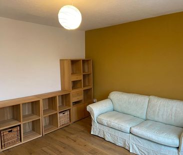 2 Bed Flat, Limes Grove, SE13 - Photo 2