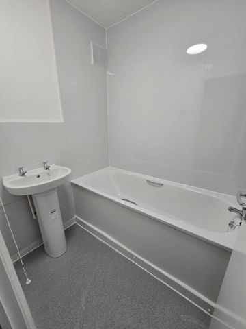 3 Bed Flat, Zetland St, E14 - Photo 5
