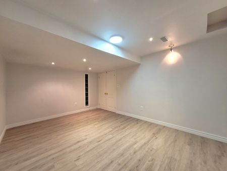 For Lease - 2153 Baronwood Drive, Oakville, Ontario - Photo 5