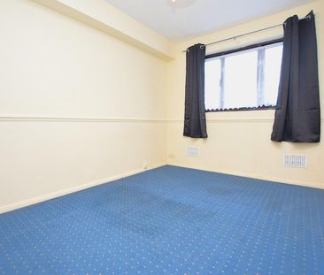 Capstan Close, Chadwell Heath, RM6 - Photo 1