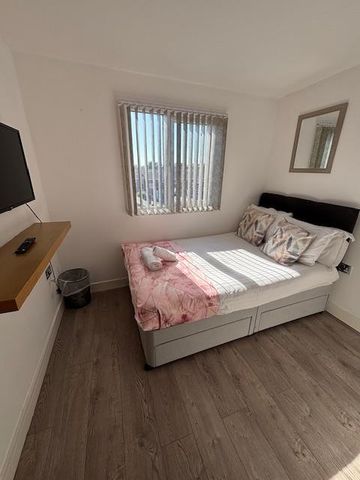 5 bedroom terraced house to rent - Photo 5