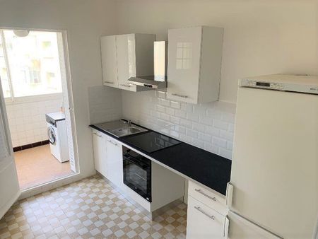 Appartement 3 pièces 85m2 MARSEILLE 8EME 1 476 euros - Photo 3