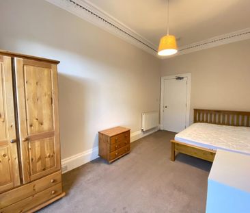 4 bedroom flat to rent - Photo 4