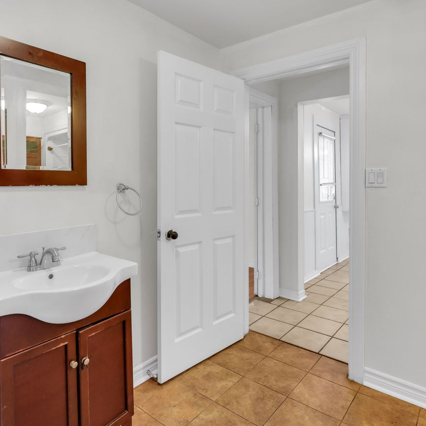 For Lease - 856 Central Avenue, Innisfil, Ontario - Photo 1