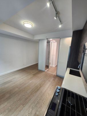 For Lease - 111 Bathurst Street Unit# 1301, Toronto, Ontario - Photo 1
