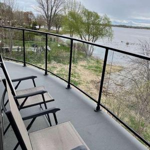 Grand condo 4 1/2 à louer - Photo 2