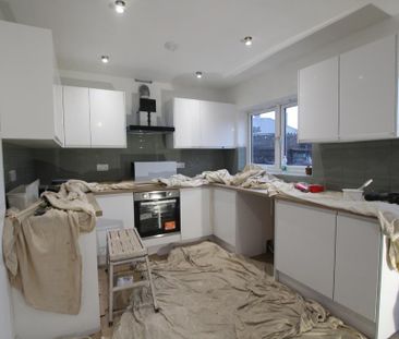 3 bedroom semi-detached house to rent - Photo 6