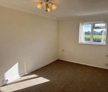 1 bedroom retirement property to rent - Photo 6