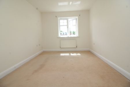 3 Bedroom Town House - Photo 4