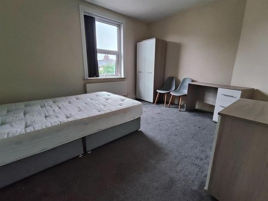 1 bedroom in a house share to rent - Photo 1