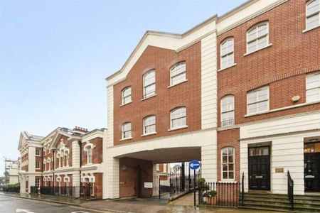 Streatley Place Hampstead Village NW3 - Photo 2
