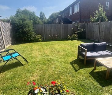 Room in a Shared House, South Radford St, M7 - Photo 1