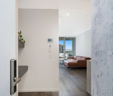 Modern One-Bedroom Apartment with Spectacular Views & Resort-Style ... - Photo 4