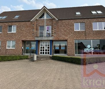 BEMEUBELD - Ruim 2-slaapkamer appartement met terras en garage. - Photo 4