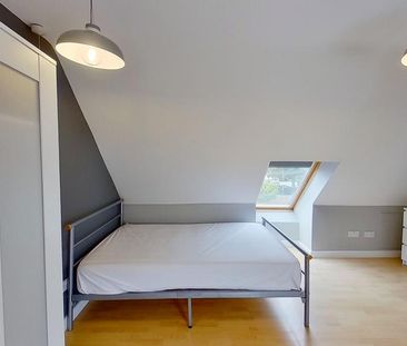 6 bedroom semi-detached bungalow to rent - Photo 2