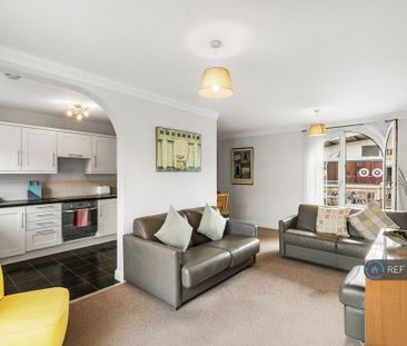 2 bedroom flat to rent - Photo 3
