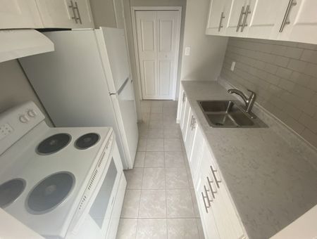 86 Wellington Street, Barrie - Photo 4