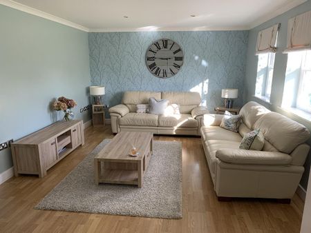 2 bedroom apartment to rent - Photo 5