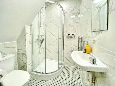 4 bedroom house to rent Cecil Street, Watford, Hertfordshire, WD24 - Photo 4