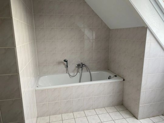 Zeer ruim en lichtrijk duplexappartement op de tweede en derde verdieping - Photo 1