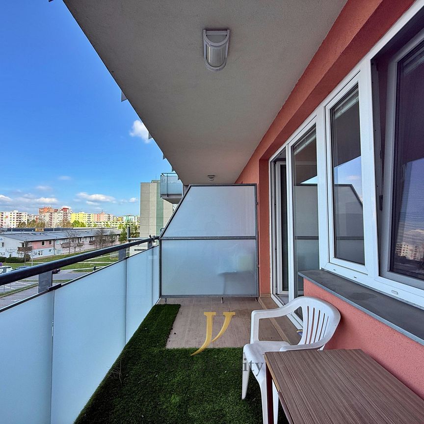 Pronájem bytu 3+kk 88 m² - Fotografie 1