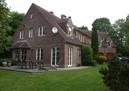 Villa - for rent - Photo 4