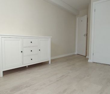 2 Bed Flat, Mayfair Court, SW19 - Photo 6