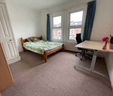 Price £3,430 pcm - Available 01/07/2025 - Furnished - Photo 3