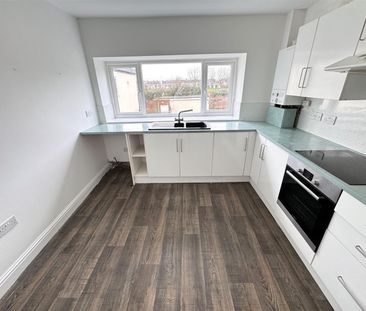 The Front, Seaton Carew, Hartlepool - Photo 3