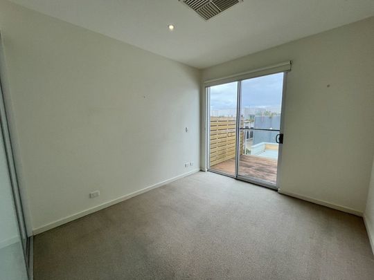 Low-Maintenance Living by the Water! - Photo 1