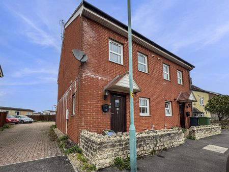 4 bedroom semi-detached house to rent - Photo 4