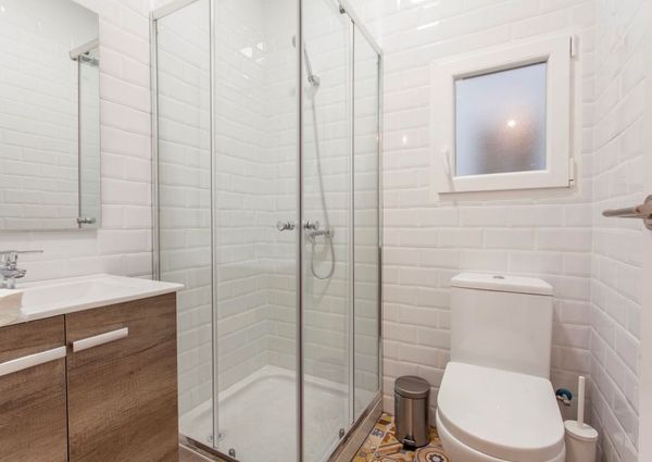 Room with double bed in Actor Llorens Street
