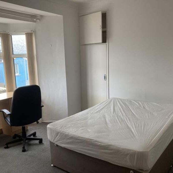 Great Double Rooms – Student & Professional – Cromwell Street. - Photo 1