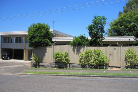 Unit 4/697 Logan Road, Greenslopes. - Photo 4